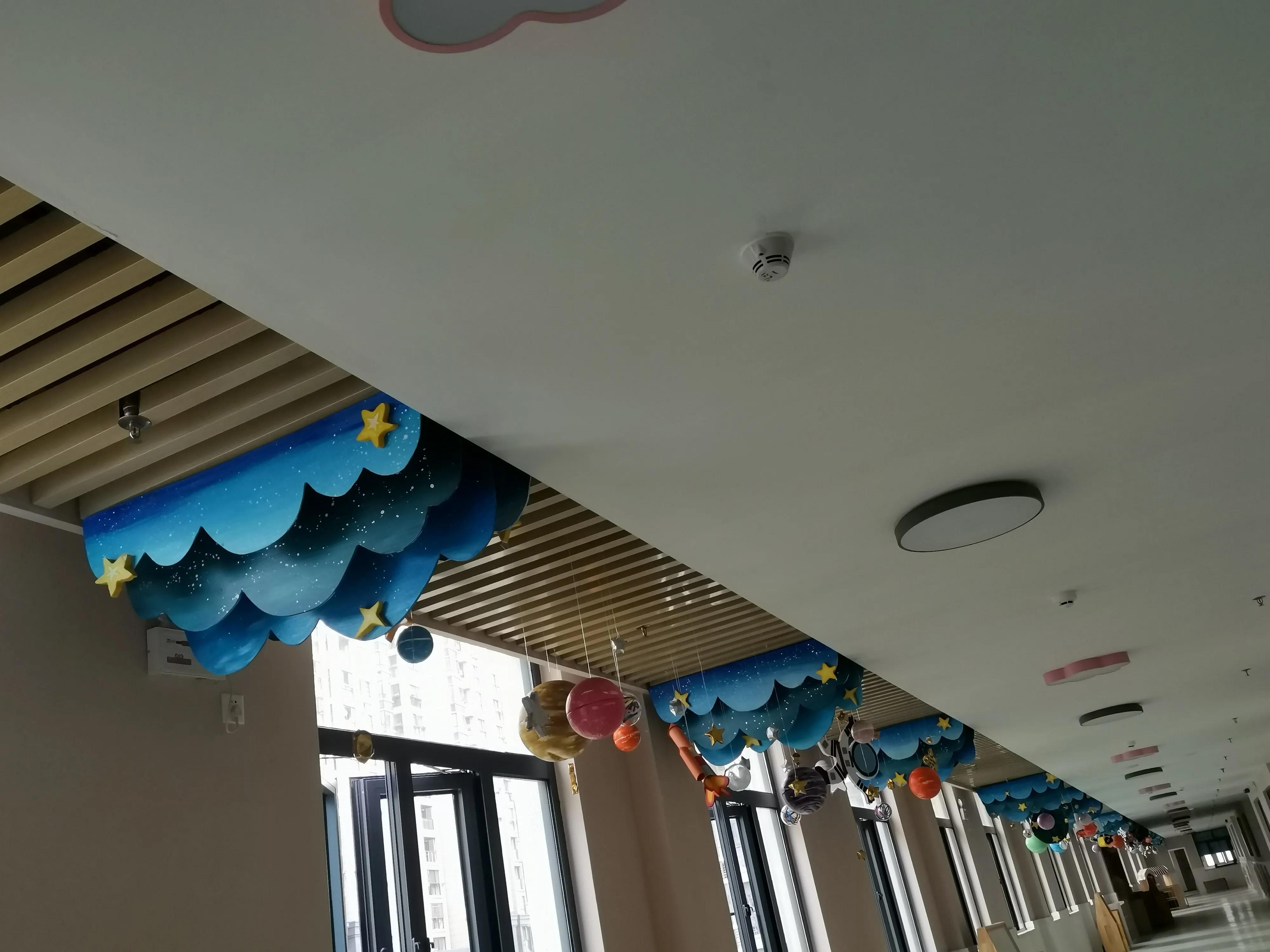 幼儿园吊饰星空如何制作,幼儿教室环创布置吊饰星空