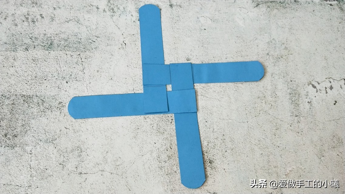 十字卡纸飞镖图解,简单卡纸飞镖折法