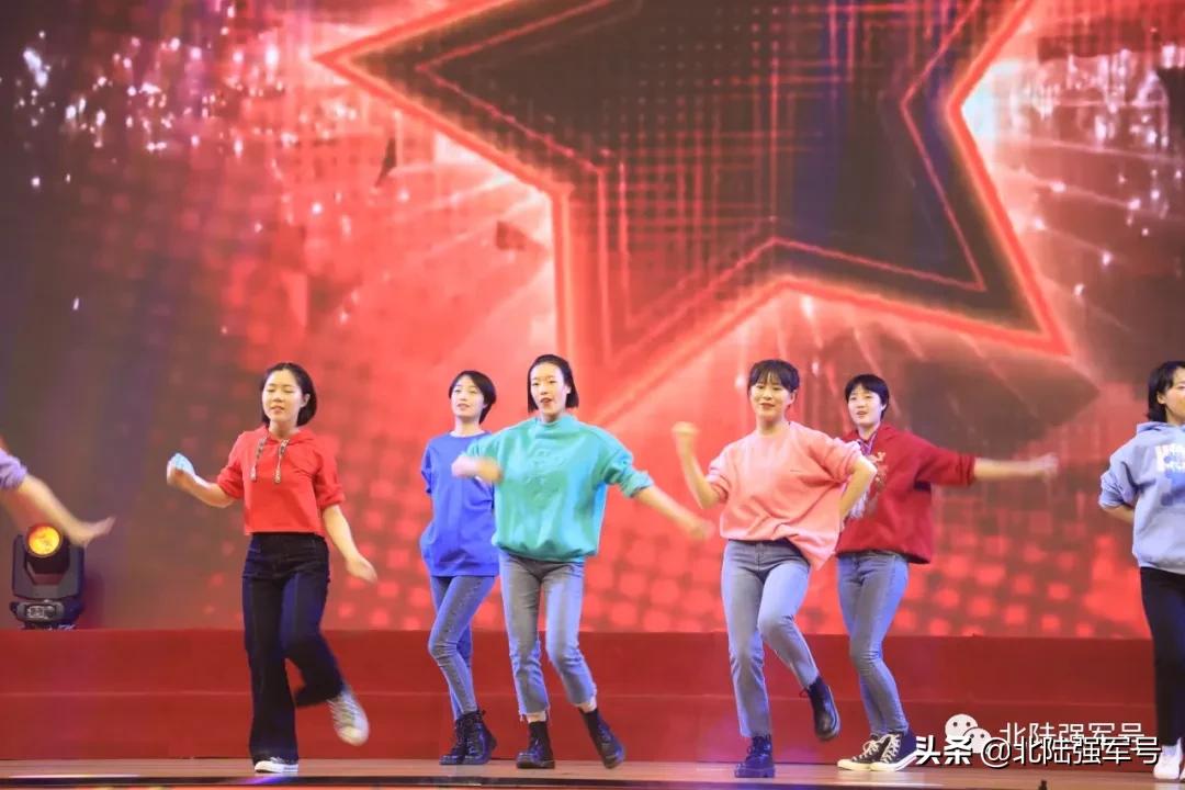 军营春晚嗨翻全场,军营春晚众星闪耀你喜欢哪一款