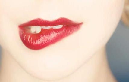 周冬雨唇形,周冬雨的脸高级吗