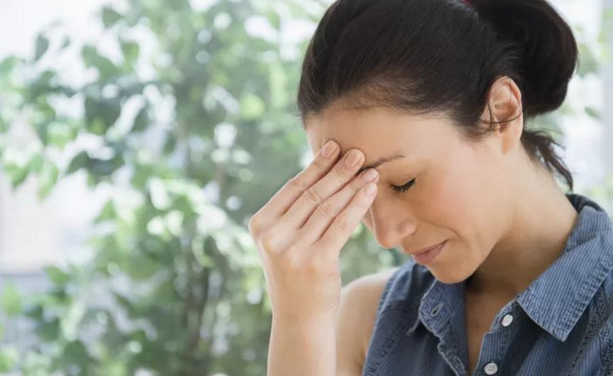 游泳后后脑勺跳痛,游泳后脑疼是怎么回事