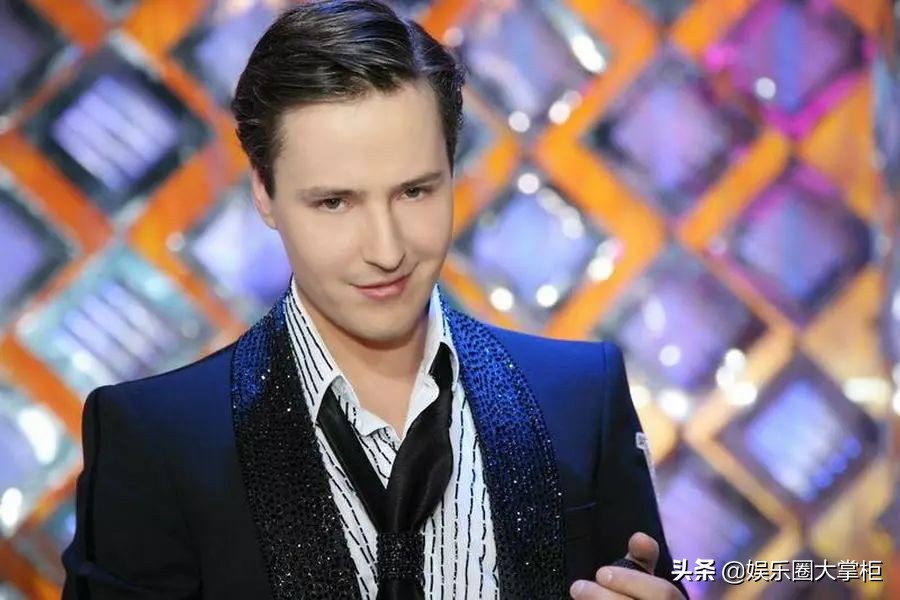 从海豚音王子到酒后开枪被拘,维塔斯的故事远比你想得更加恶劣