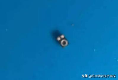 华为nova3i进水自动重启,华为nova3i进水不开机维修