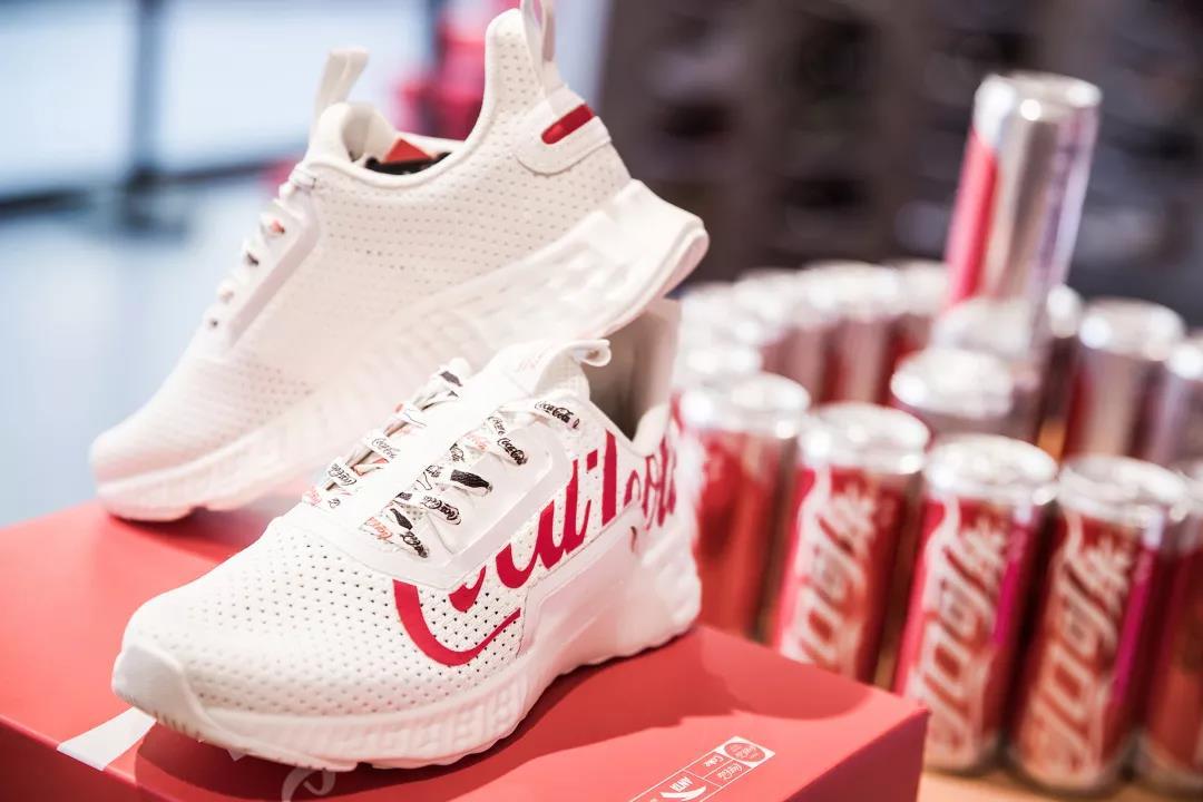 安踏可口可乐联名球鞋第二代测评,安踏可口可乐联名球鞋试穿