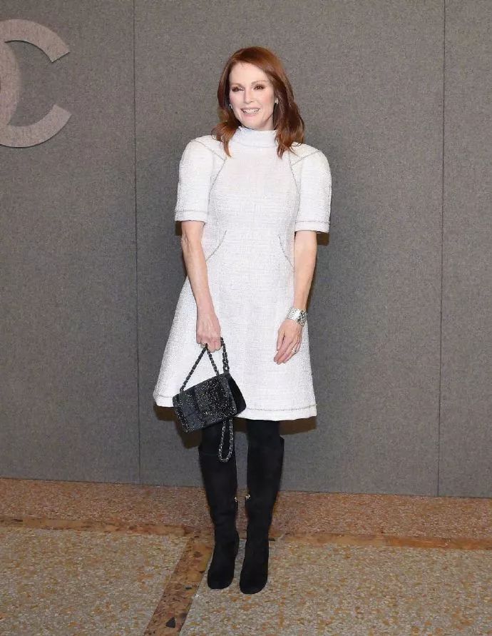 西尔莎罗南获金球奖,文娱有料