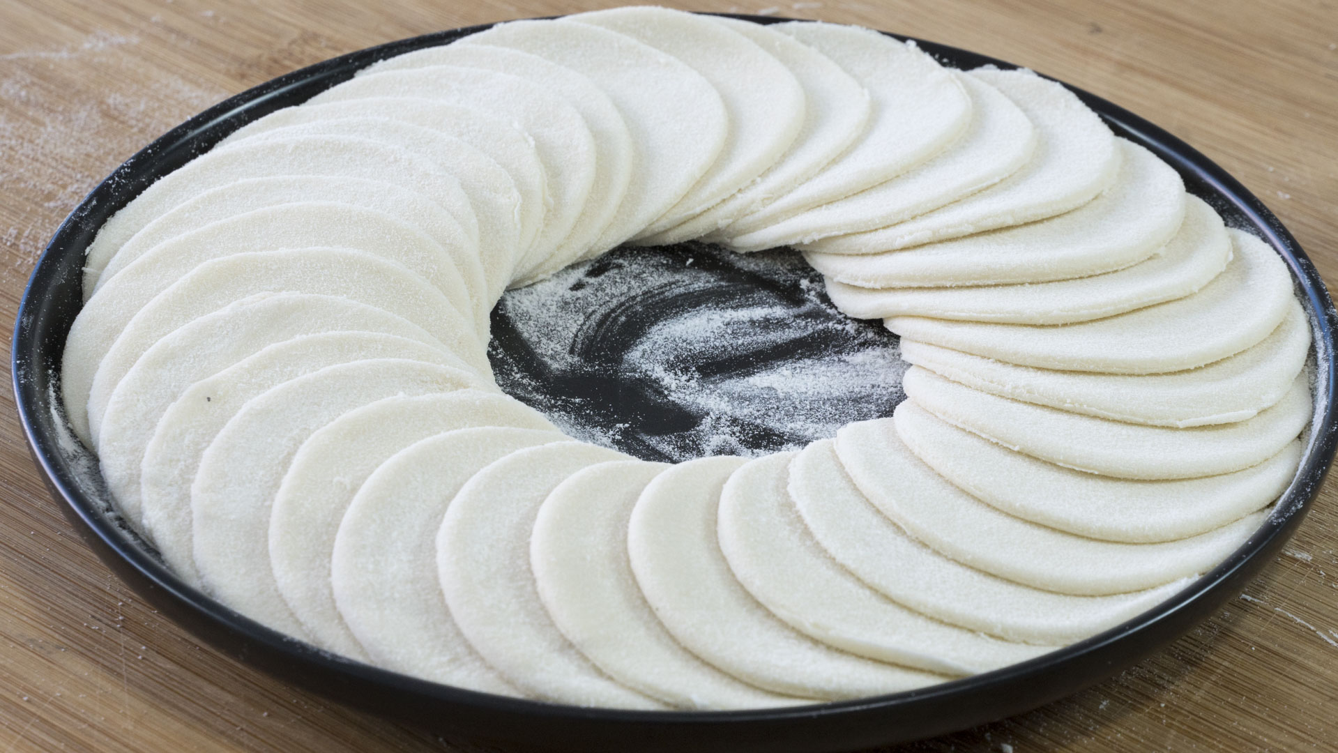 两种彩色饺子皮的多种做法,饺子皮的10种做法大全集