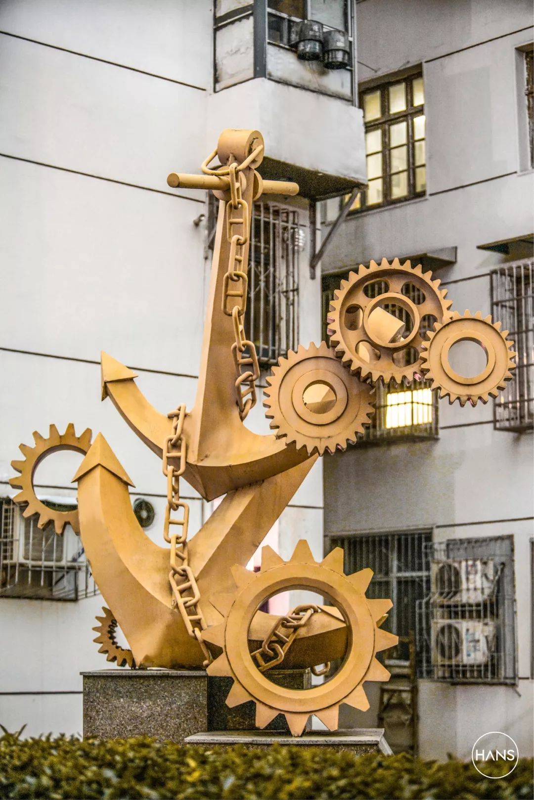 这里是青山，请长按保存