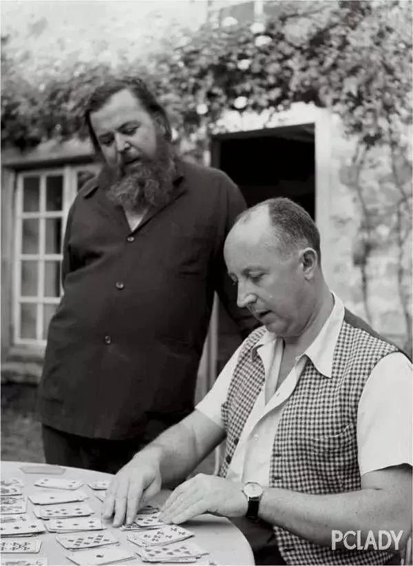 服装设计师有名人物,服装设计顶级设计师