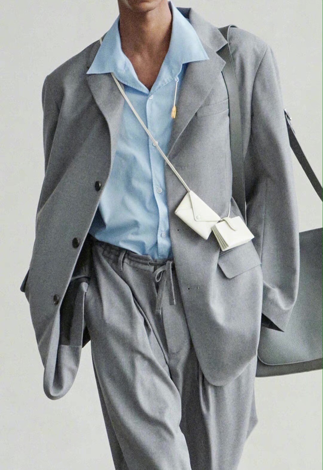 央视海霞今年多少岁了,央视海霞全身照片