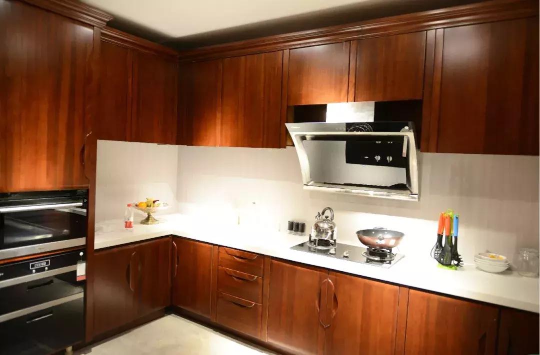 新家具气味难闻怎么快速去除,新买家具去异味的最好办法最快