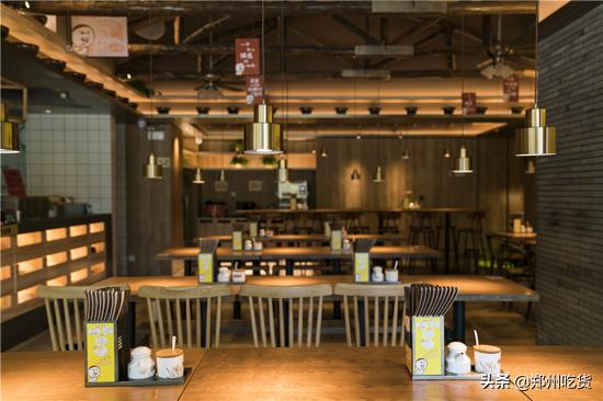 像经营星巴克一样卖烩面:70个座位日入1.5万,开一家火一家