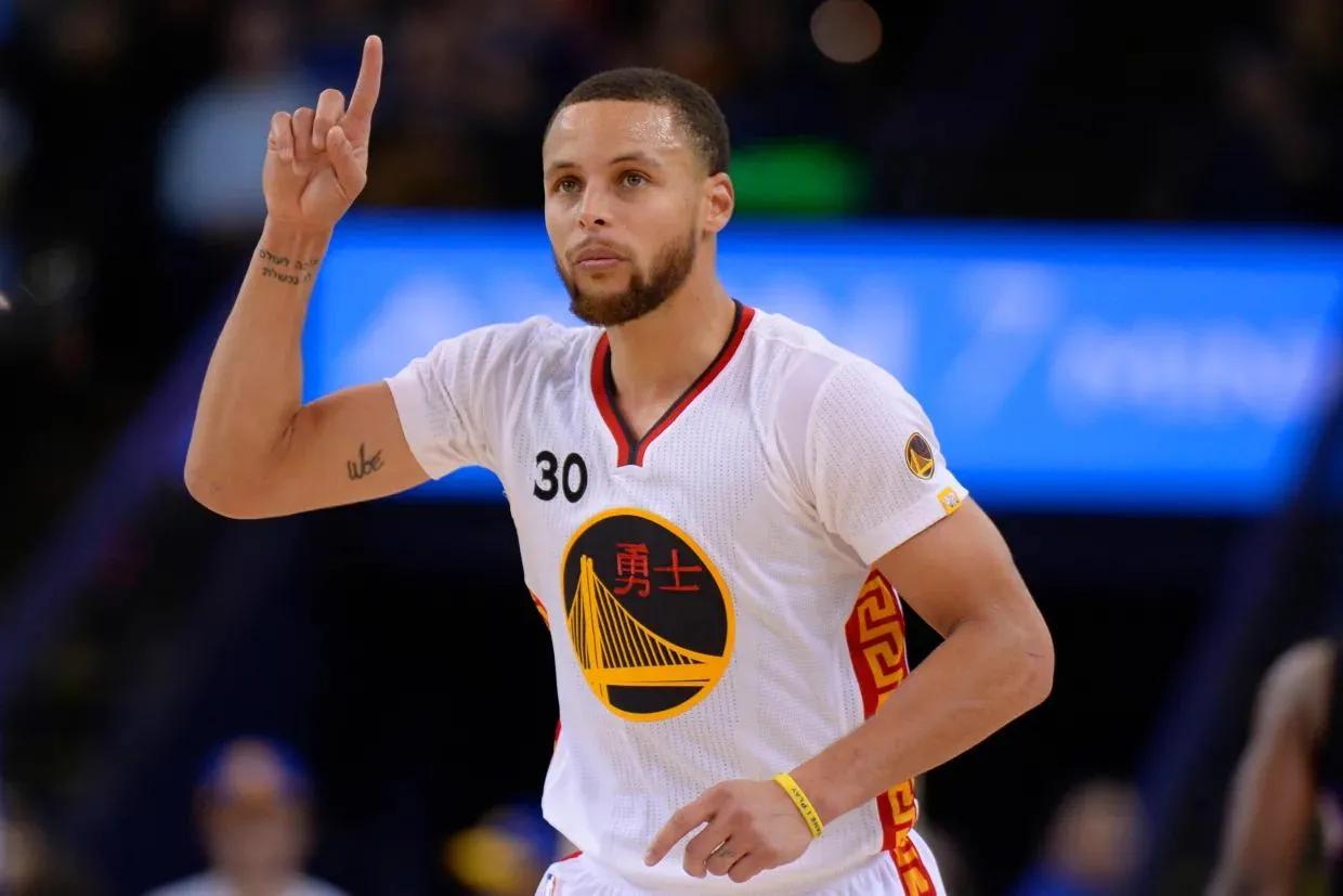 2017年国际足联最佳阵容11人,美媒评出来的历史最佳阵容