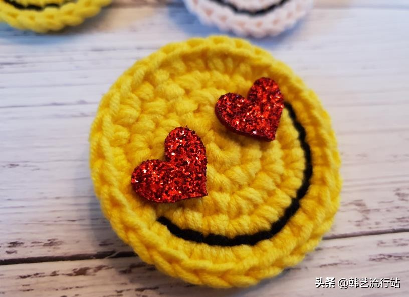 漂亮的钩针饰品,钩针小饰品教程图解
