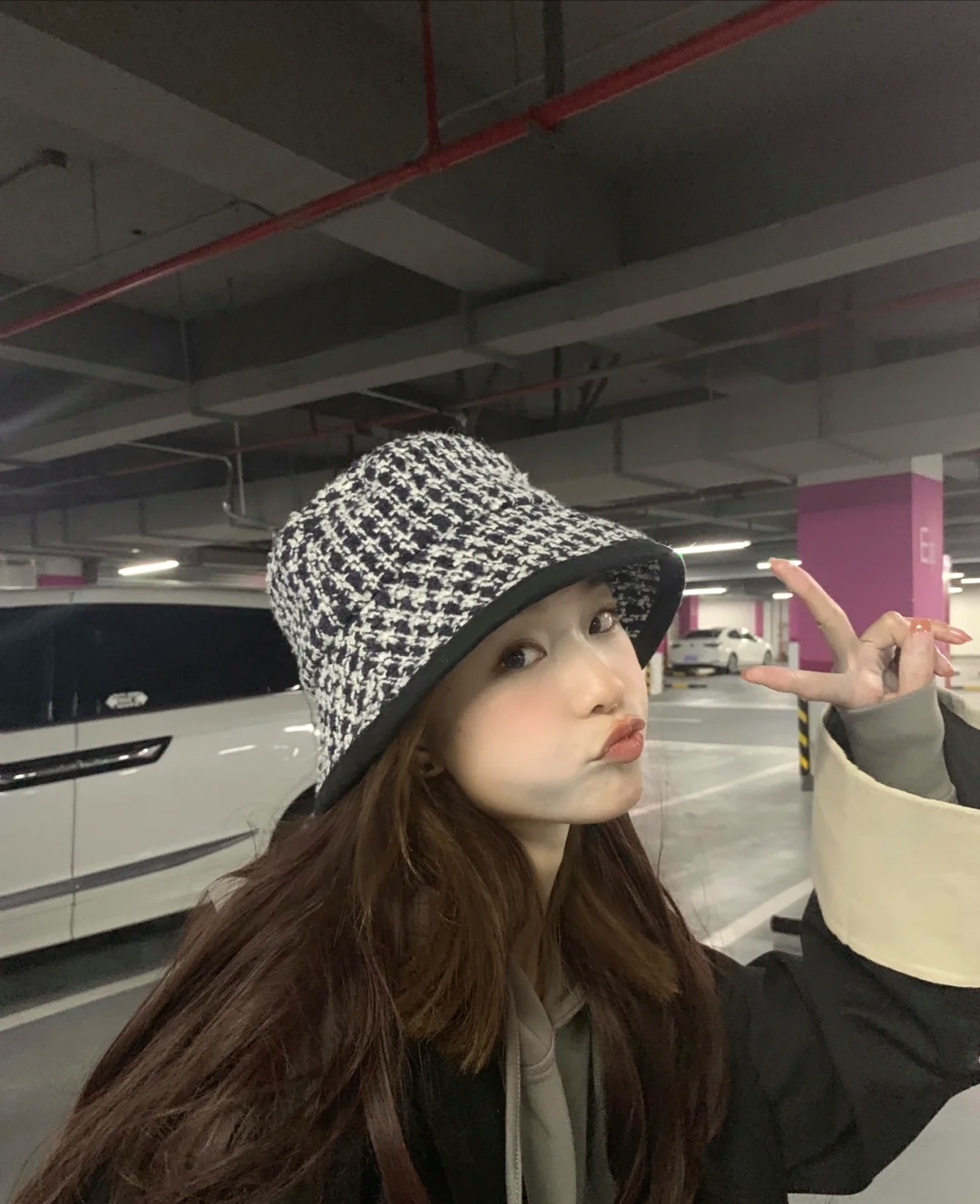 冬天女生帽子搭配,冬天帽子搭配衣服的技巧