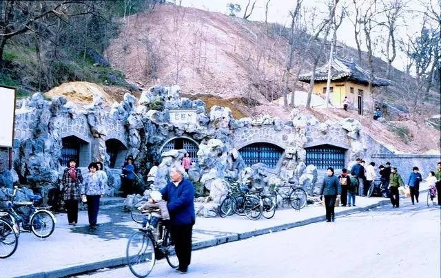 金陵饭店曾经的亚洲第一高楼,80年代南京老照片金陵饭店