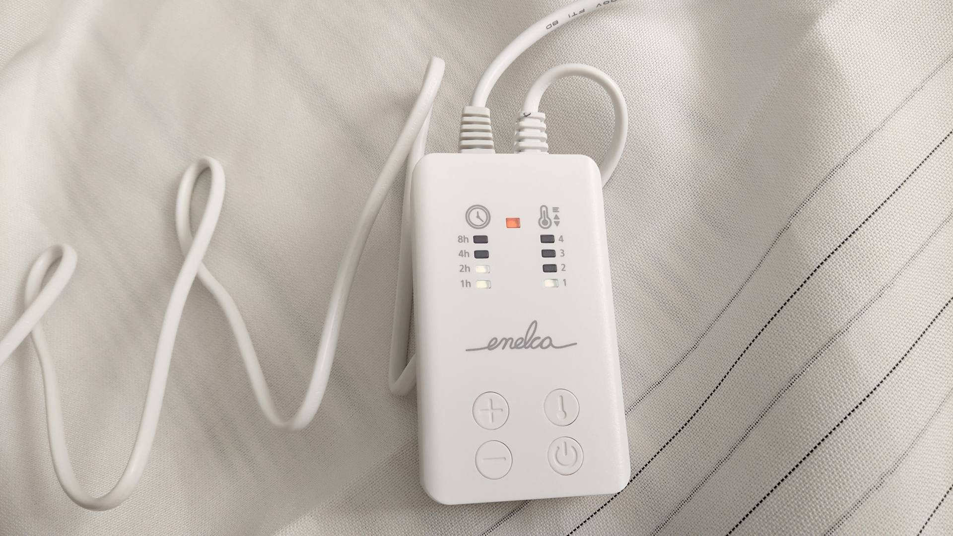 电热毯如何放在洗衣机里洗,可以拿到洗衣机洗的电热毯