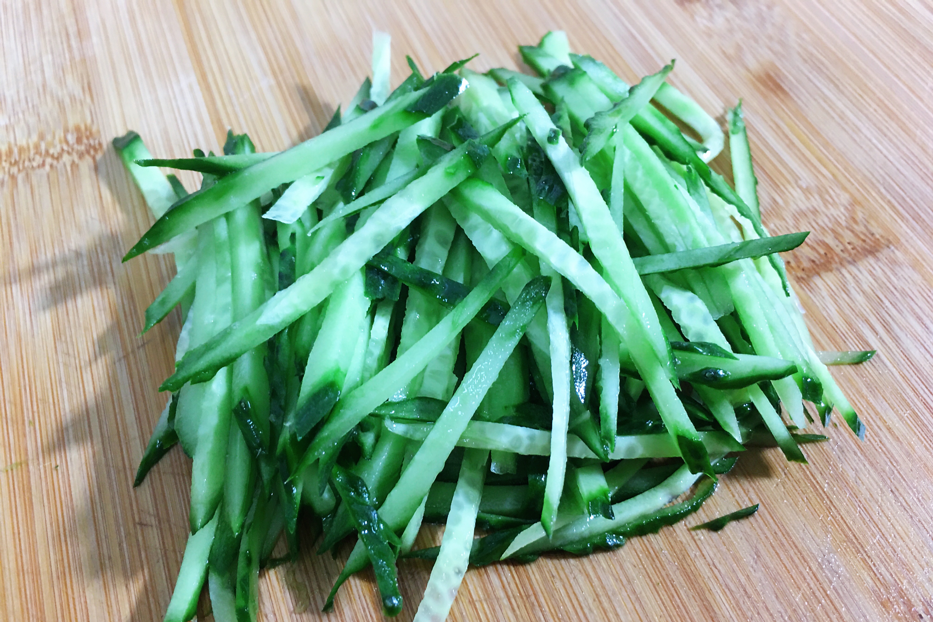 玉米面条先泡后煮的视频,玉米面条生吃