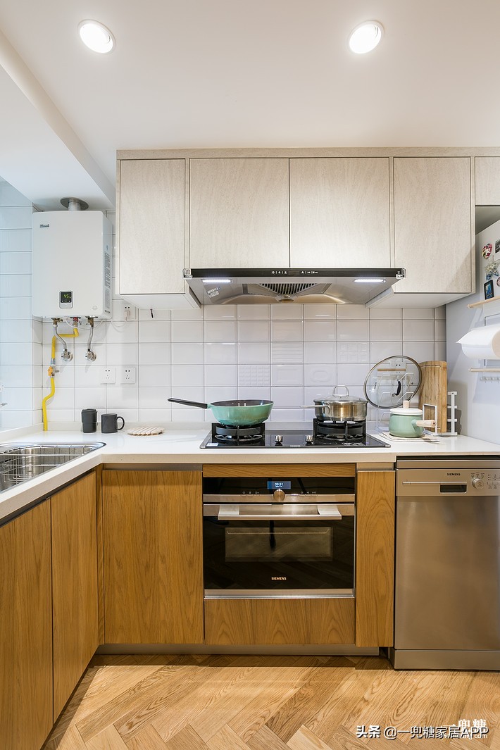 高档二手房翻新设计费用,二手房花了20万装修