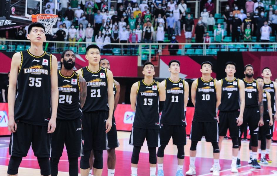 辽宁球迷统治CBA看台！诸暨已成辽篮主场，卫冕冠军迎*麻大**烦
