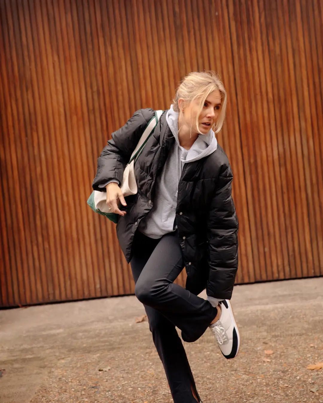 入冬四件套我不配文案,入冬四件套没有棉衣来的实在