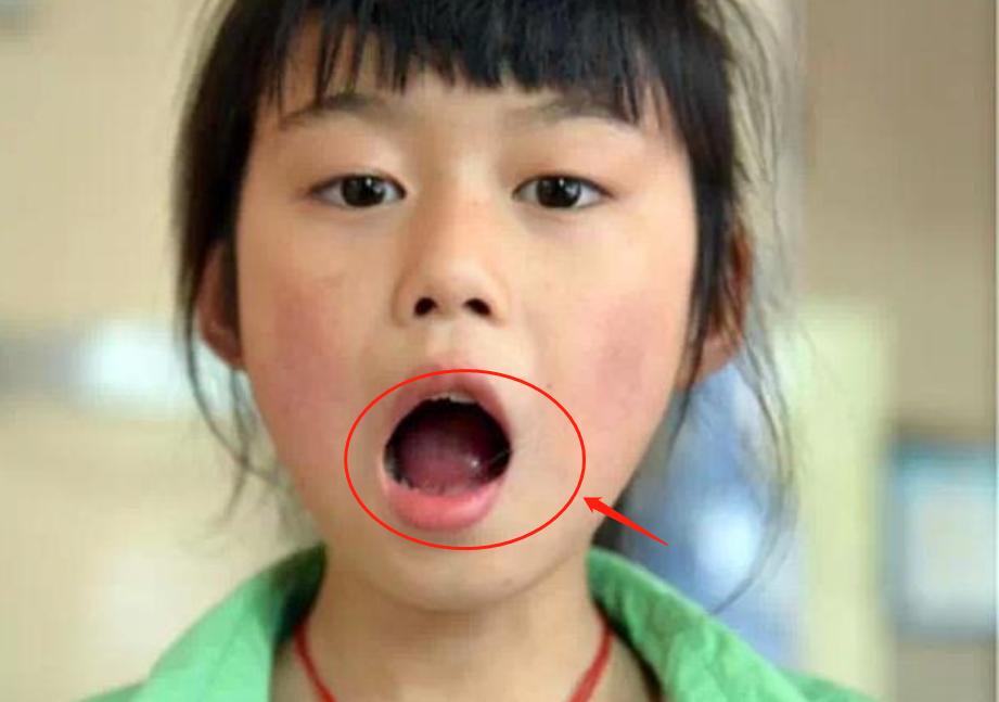 超能力女孩吐一口水就能变成鲨鱼,9岁小女孩超能力