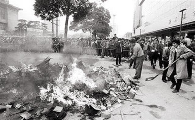 浙江省长打喷嚏绷断皮带,*镕基朱**大笑:你这个是报应