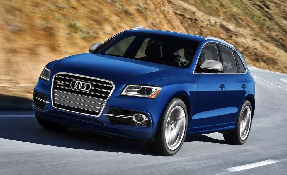 奥迪q5轿跑和奔驰glc,奥迪q5轿跑2022落地