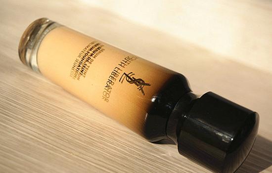 平价持妆久不暗沉的粉底液推荐,适合干混油皮的大牌粉底液推荐