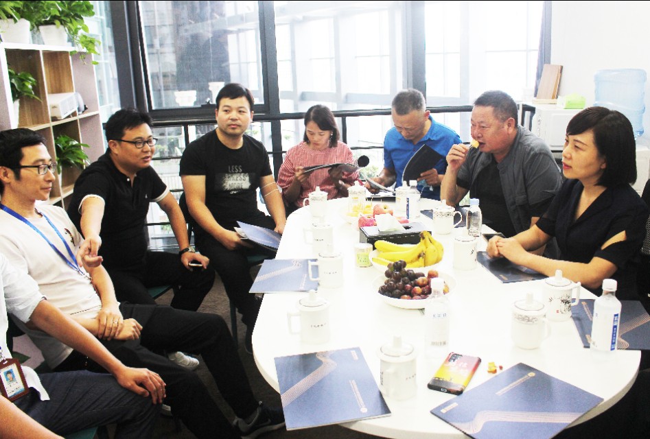 静松播报|潜江市委常委王玉梅一行到访四川省湖北商会