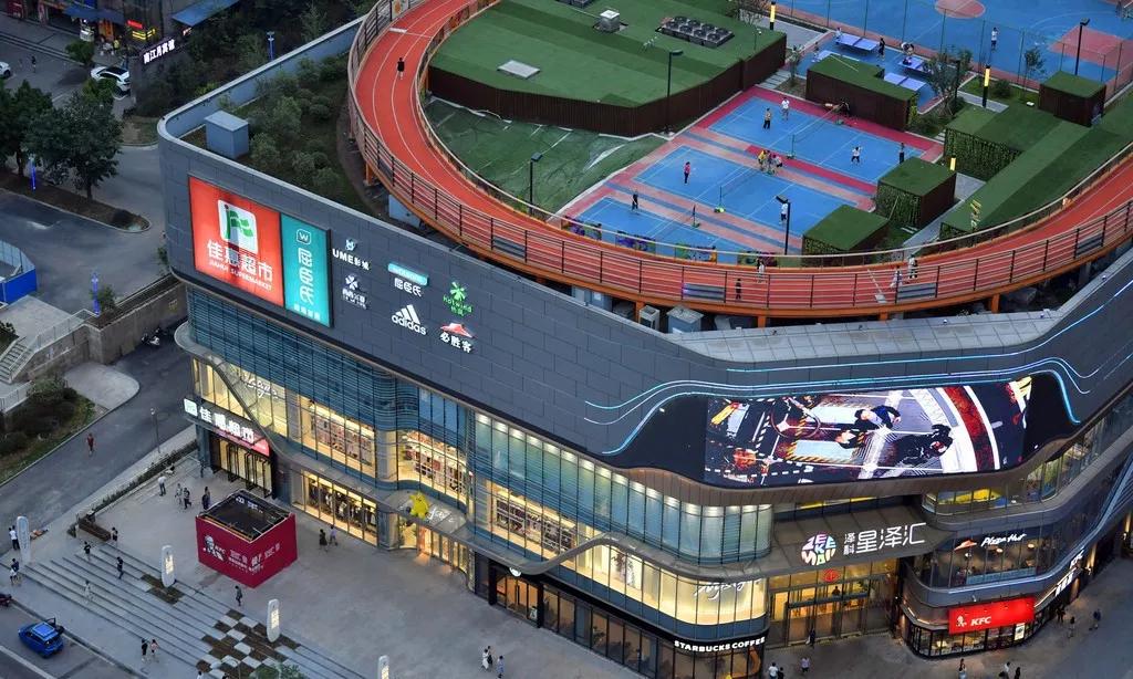 购物中心跑步,在购物广场里跑酷