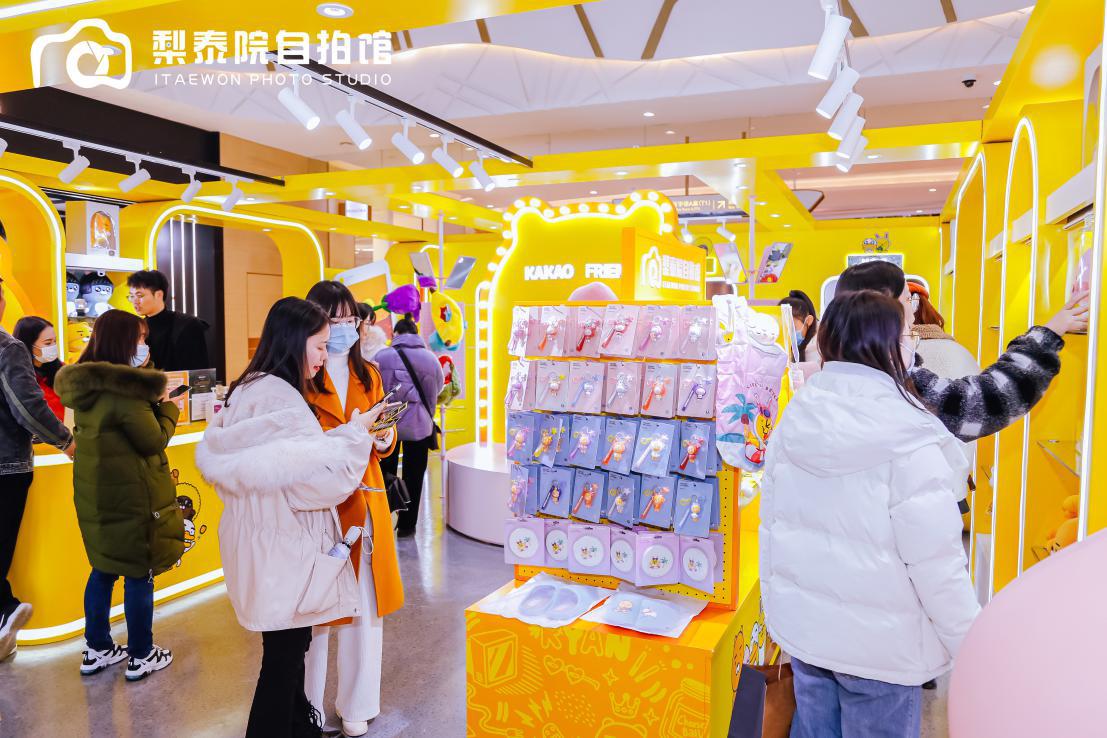 萌力来熙，梨泰院自拍馆首登中原熙地港邀你解锁萌力新年