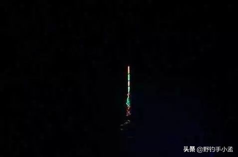 夜钓鲢鳙用夜钓灯好还是夜光棒好,夜光浮标好还是夜钓灯好用