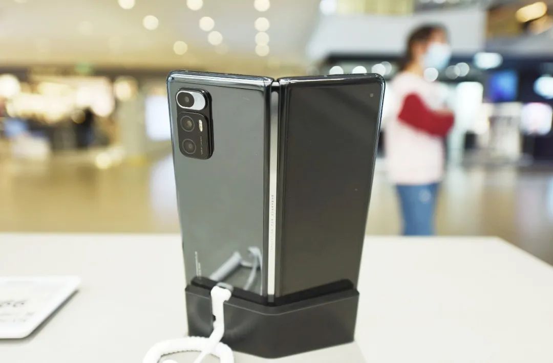 折叠屏手机学生党推荐颜值高便宜,折叠款手机大屏