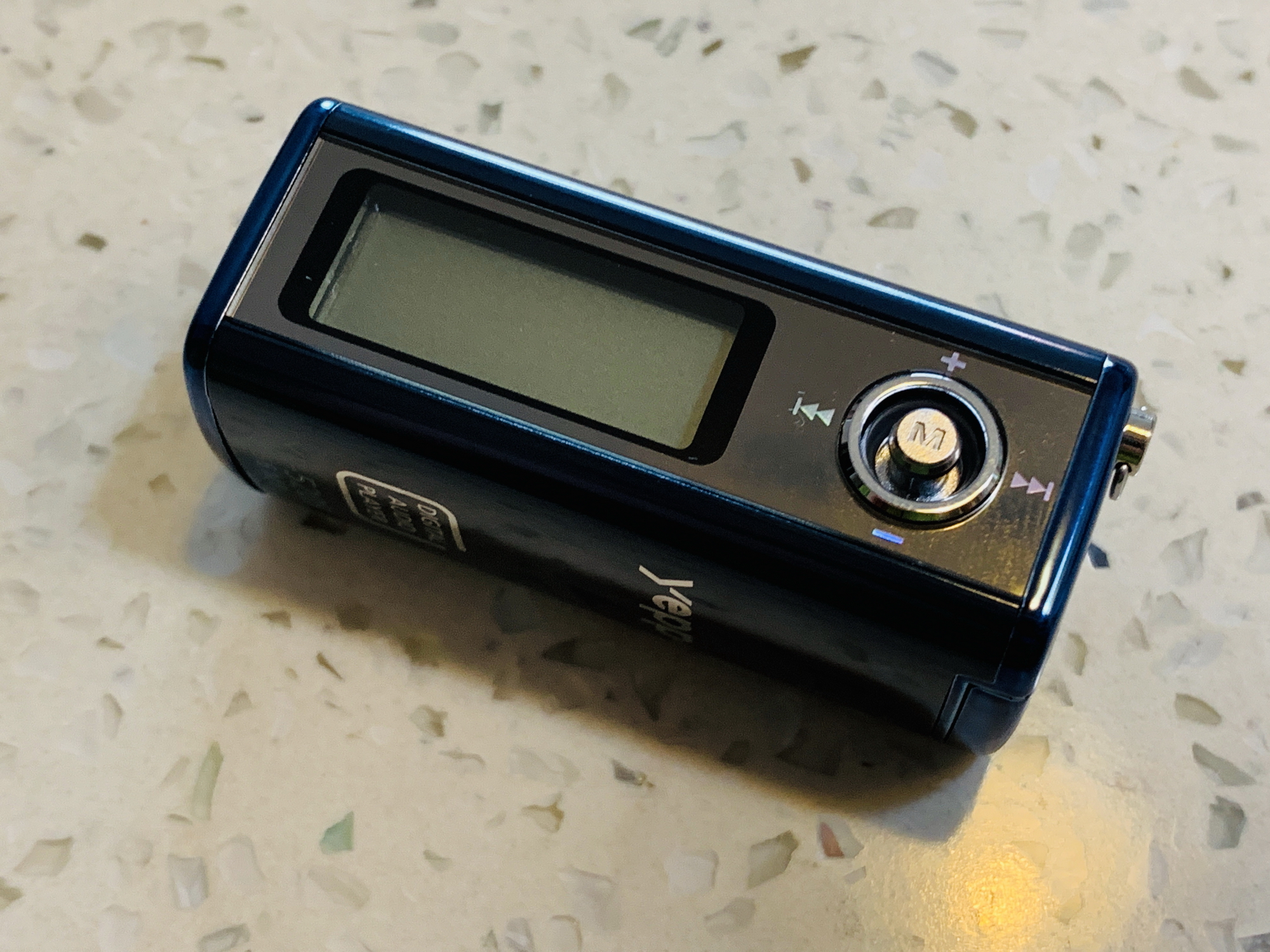 认识它的人都生小孩了吧，一代神机三星YP-520S拆机流水账