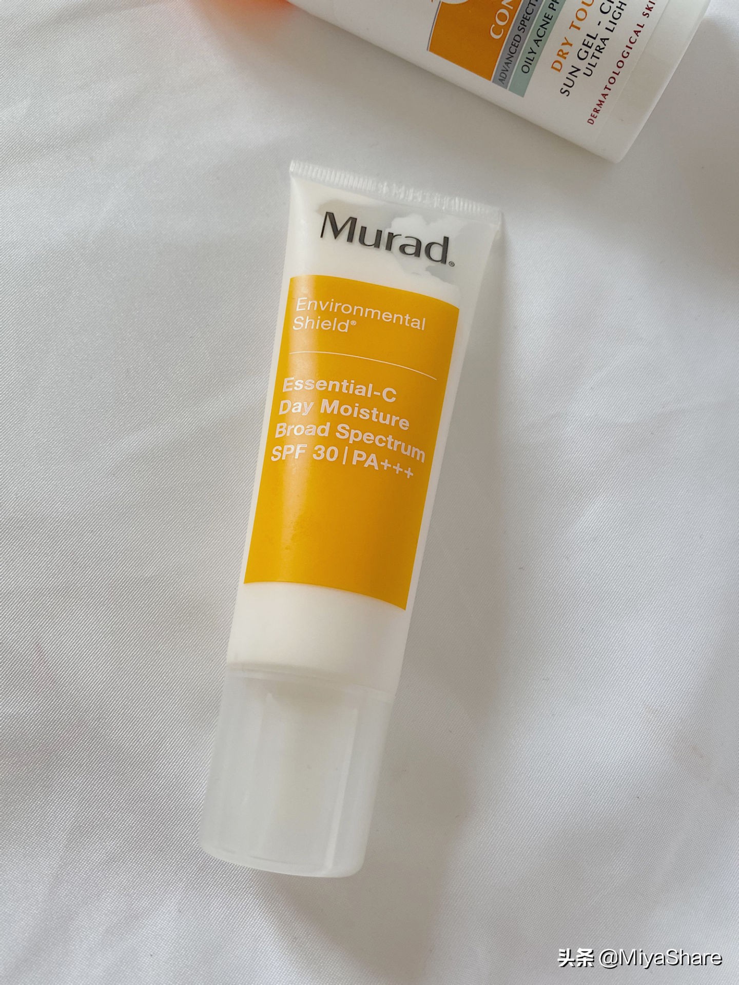 欧珀莱和黑胶带防晒霜测评,欧珀莱隔离防晒乳测评