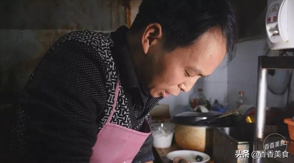 从夜市摊追到小门店，吃过这家南方锅贴才懂为什么