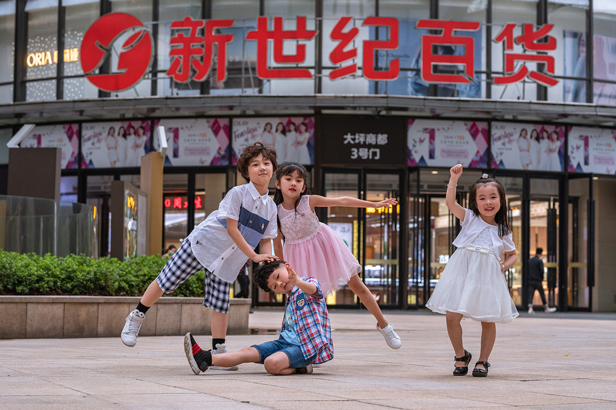 童装大卖场儿童节如何布置,儿童节给小孩买什么衣服才好看