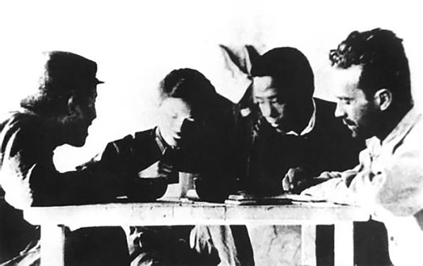 吃苦耐劳、大难不死，在外国记者*诺斯**眼中，毛主席是个怎样的人？