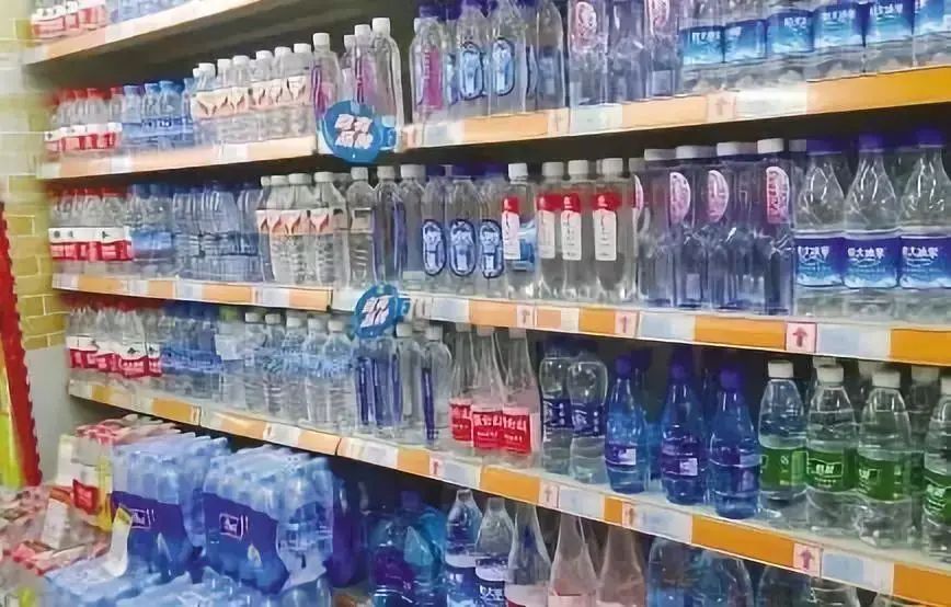 恒大冰泉是恒大的许家印做的吗,许家印恒大冰泉最后画面