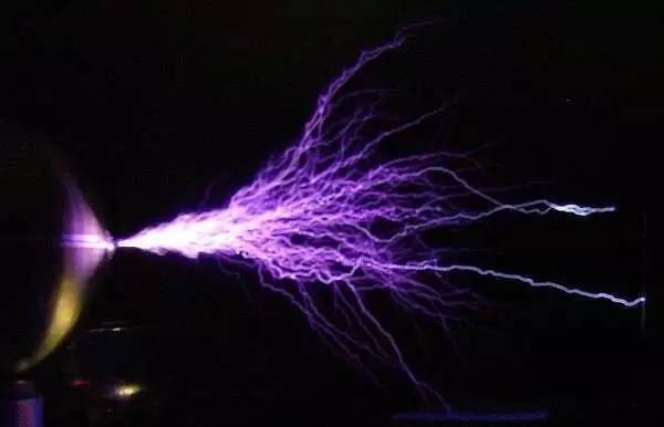 特斯拉线圈都能点亮什么,特斯拉线圈上手