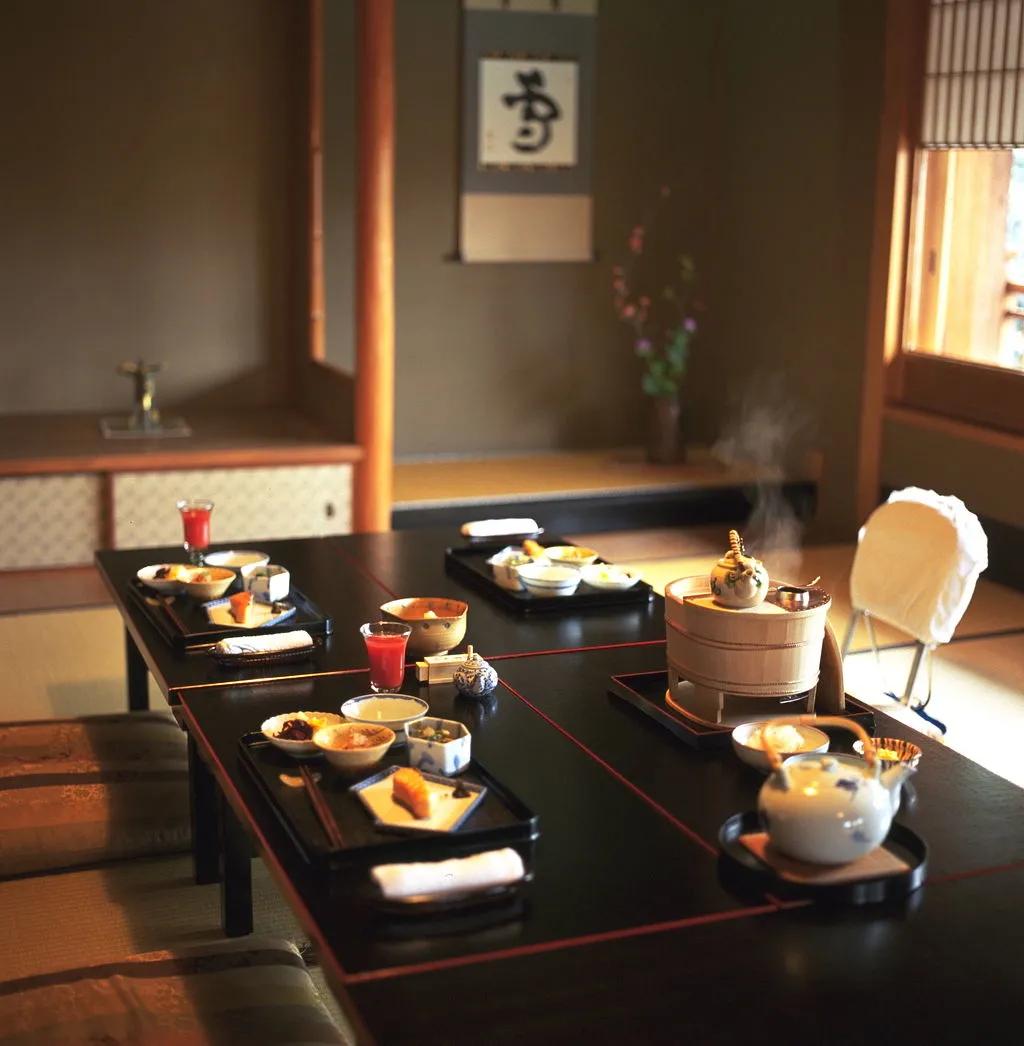 霓虹干饭人，用早餐开启元气满满的一天