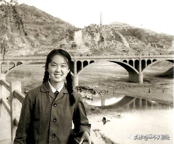 我的遥远的清平湾史铁生哪年写的,史铁生散文遥远的清平湾中的名句