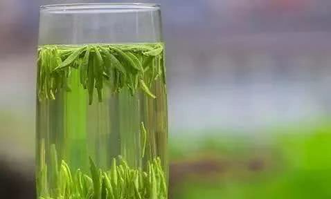 为什么喝茶会出现口干舌燥,为什么喝茶会口干口臭