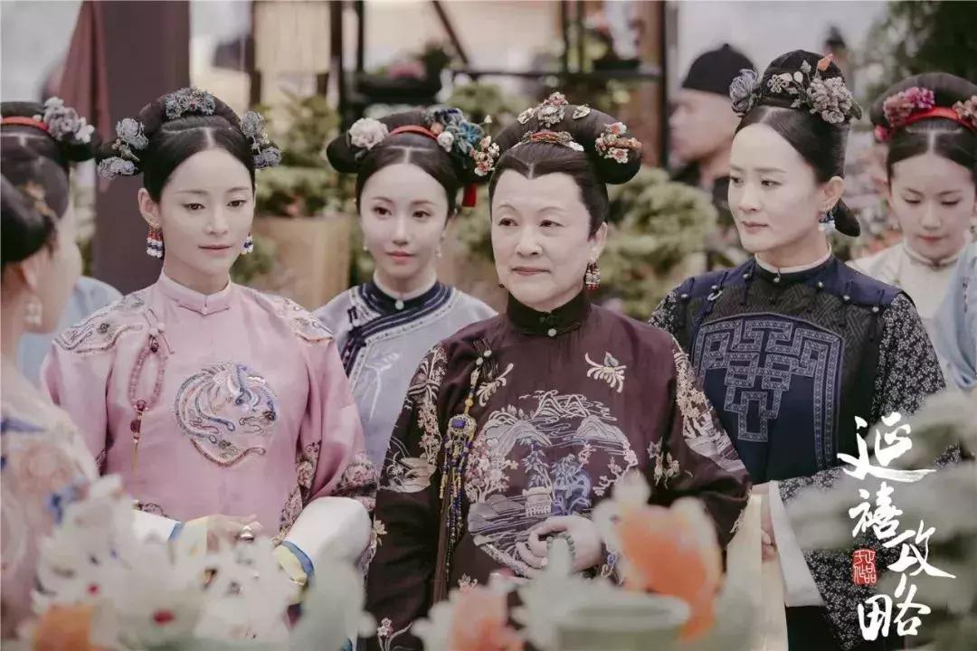 如今不流行照着样板房装了，电视剧才是潮流，配色高级美又正宗