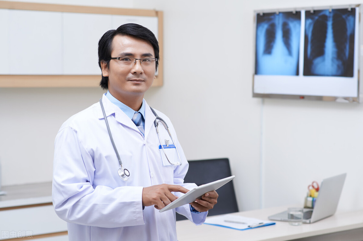 泰迪狗狗尿里有血块是怎么回事,泰迪突然尿多是什么原因