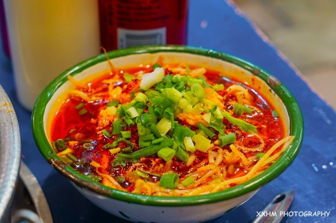 成都本地人去的最好吃的美食,中国姑娘吃成都美食