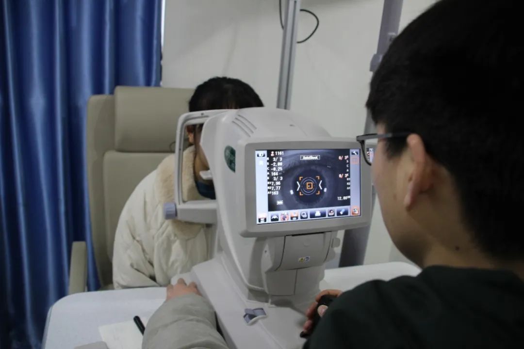 课堂教学+实训验配;欧几里德角膜塑形镜研修初级班顺利结业