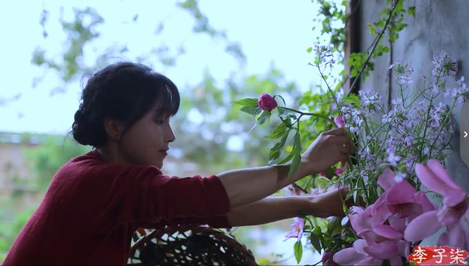 掬水月在手弄花香满衣兴来无远近,掬水月在手弄花香满衣书法作品