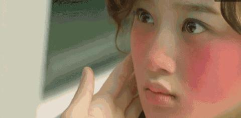 美妆亲测|用了这支腮红棒后，男票总说我的脸白里透红~