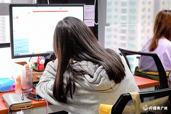 遇到一个喜欢的同事怎么办,提问喜欢的人的问题